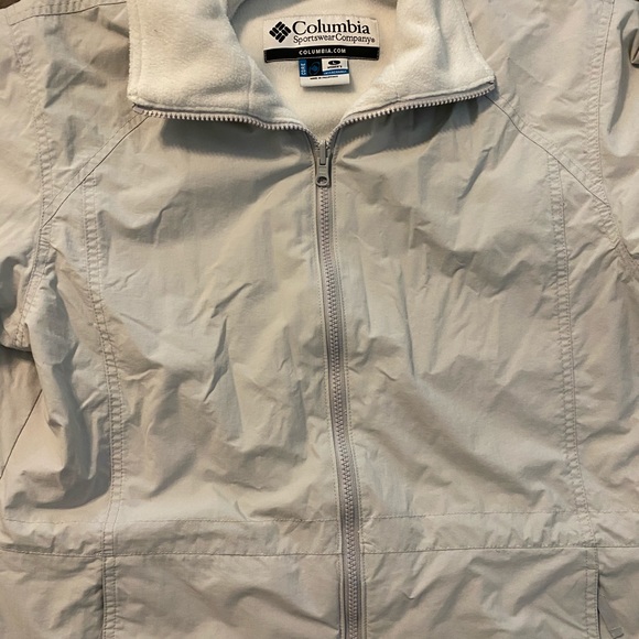 EUC Ladies Columbia fleece lined jacket. - Picture 3 of 3